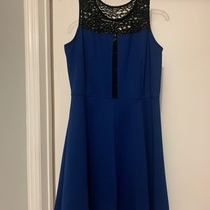 En Focus studio dress